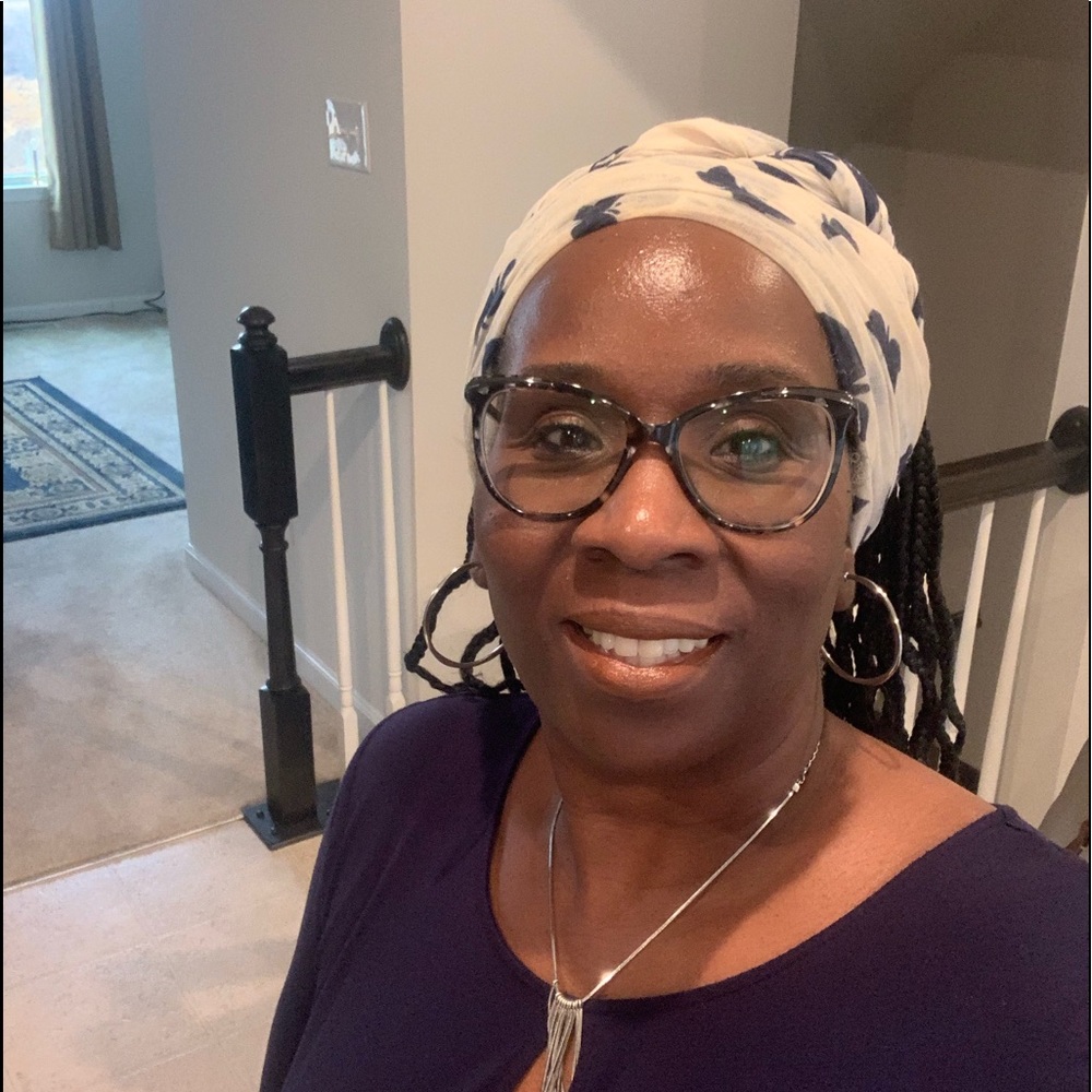 Meet your Posher, Sharon